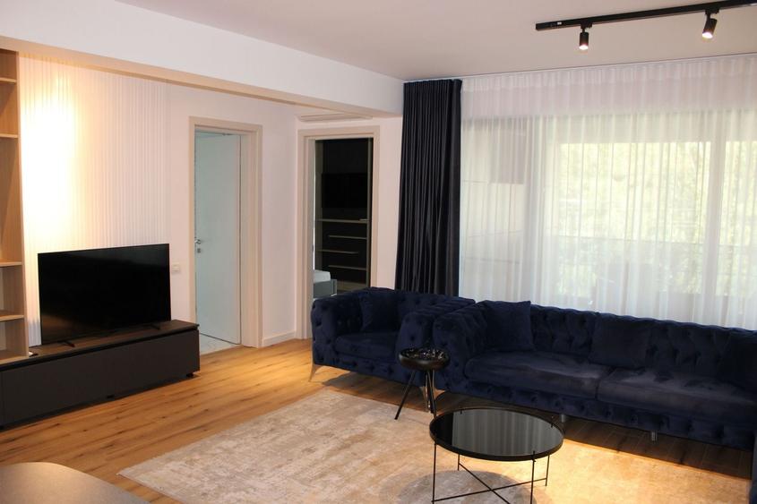 Apartament cu 4 camere semidecomandat în Iancu Nicolae
