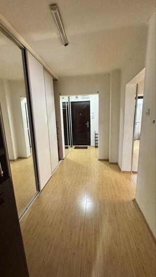 Apartament cu 2 camere decomandat în Republicii