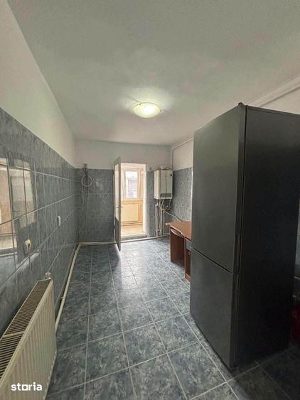 De vanzare apartament cu 3 camere, decomandat, pret 79.900 euro - 3