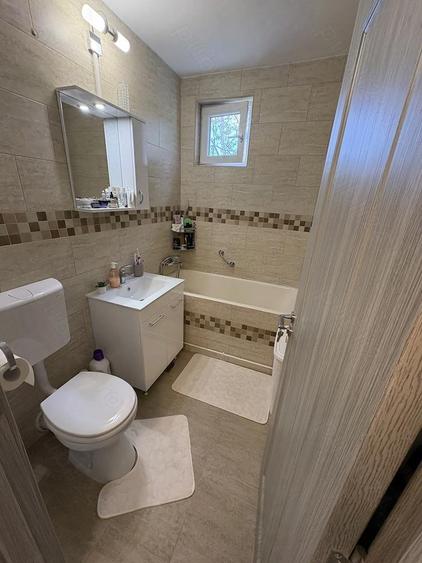 Apartament cu 2 camere semidecomandat în Aleea Carpați