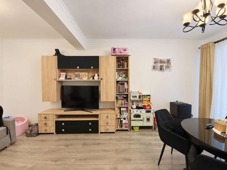Apartament cu 2 camere semidecomandat, mobilat în Europa