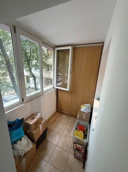 Apartament cu 3 camere semidecomandat în 1 Decembrie 1918