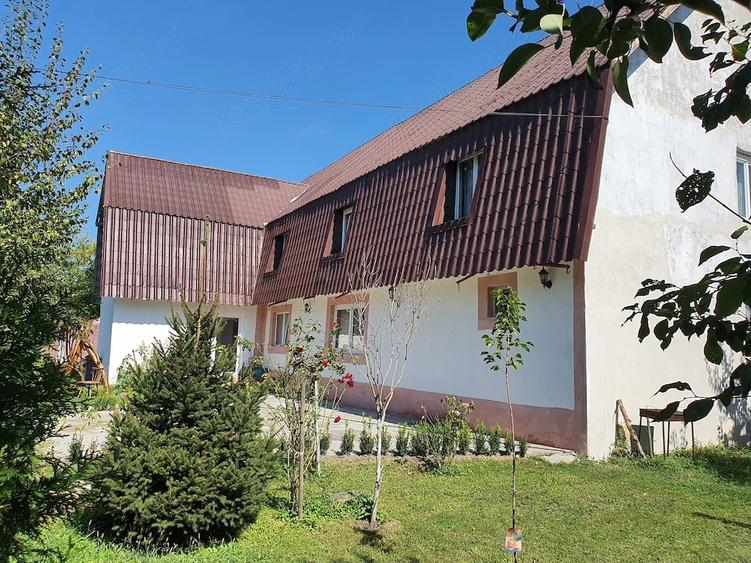 Casă cu 5 camere cu Teren 990 Mp în Sânmihaiu Român