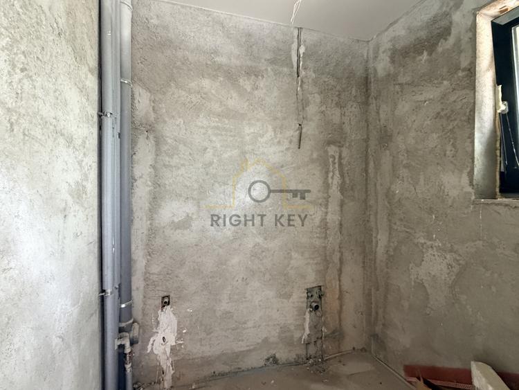 Duplex cu 4 camere cu Canalizare în Domnești