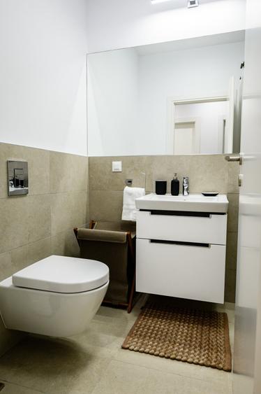 Apartament cu 4 camere decomandat, mobilat în Băneasa