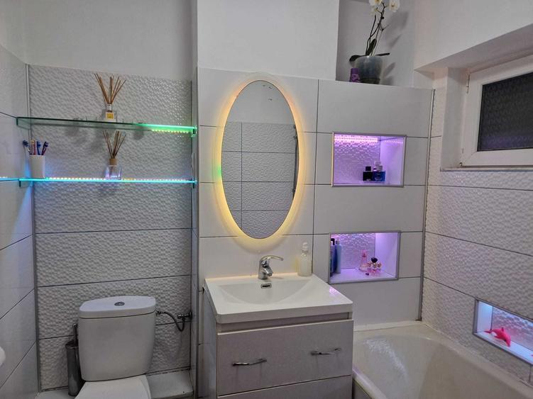 Apartament cu 3 camere decomandat în Micro 16
