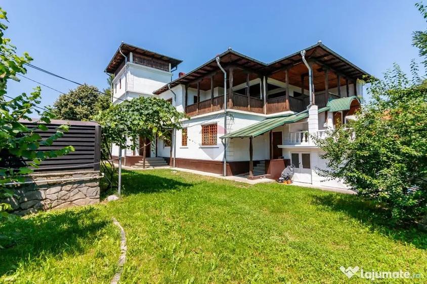 Casă cu 7 camere cu Teren 3425 Mp în Central