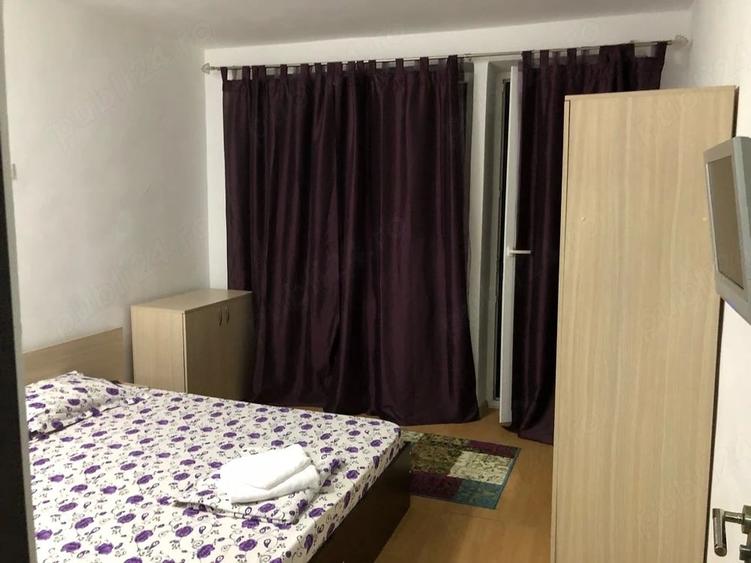 Apartament cu 4 camere semidecomandat, mobilat în Tomis Nord