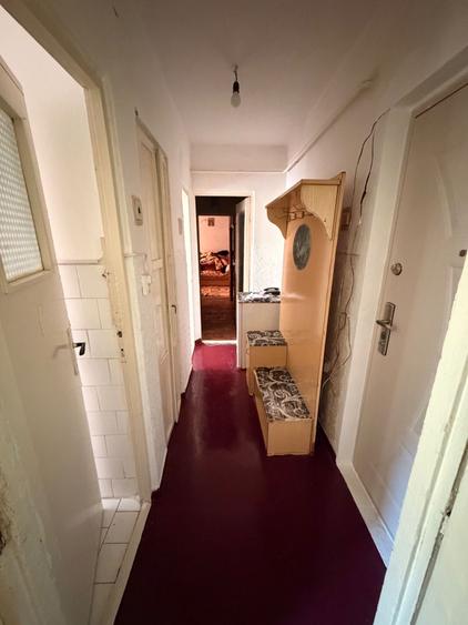 Apartament cu 3 camere semidecomandat în Micro 19