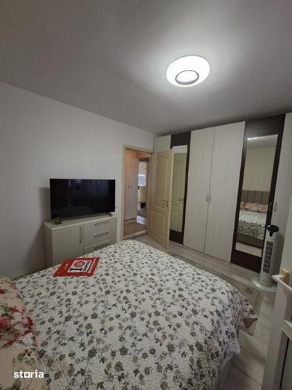 Apartament cu 3 camere în Traian