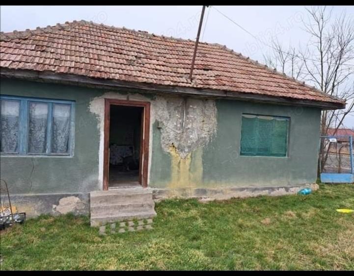 Teren de 811 mp, în Jucu