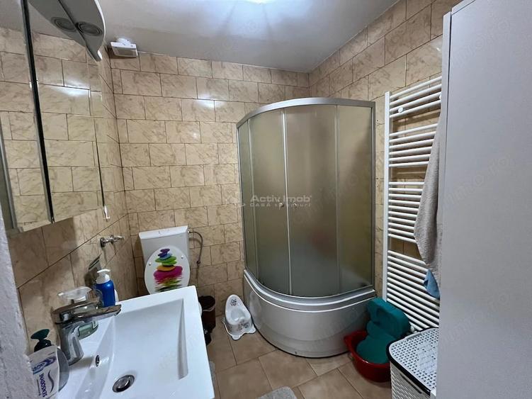 Casă cu 4 camere cu Teren 200 Mp în Central
