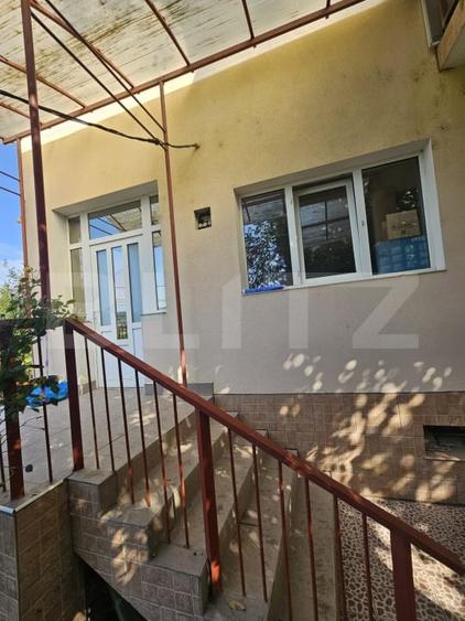 Casă individuală cu 4 camere cu Canalizare în Borhanci