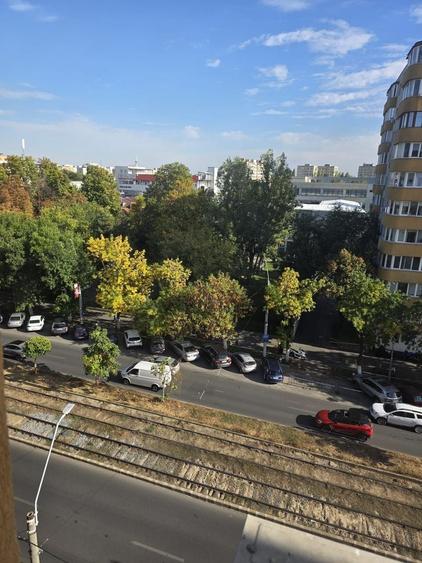 Garsonieră decomandată în Rahova