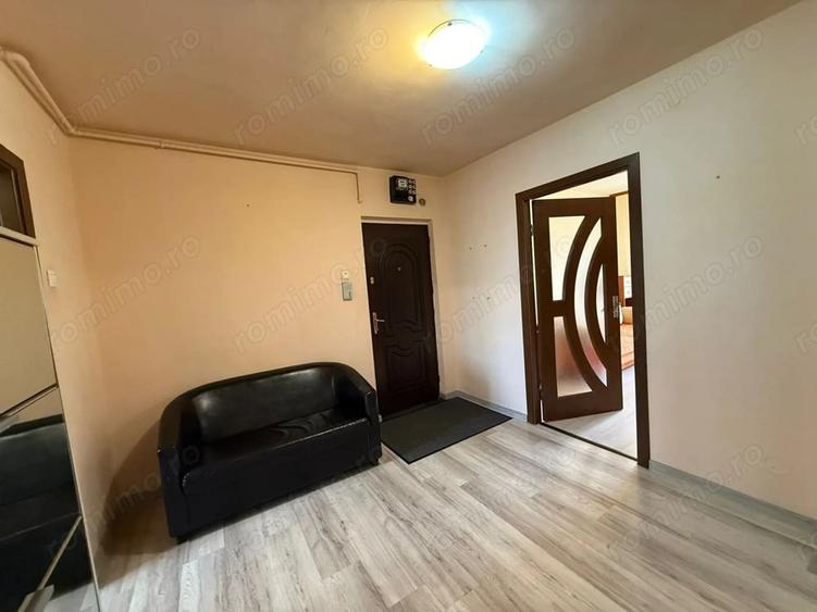 Apartament cu 3 camere decomandat în Progresul