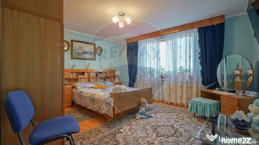 Casă cu 5 camere cu Teren 145 Mp în Dârste