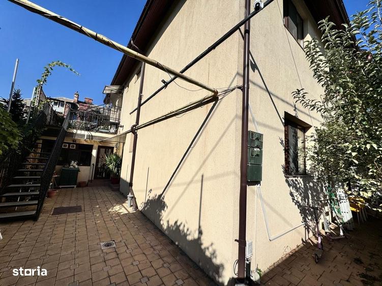 Apartament cu 3 camere în P-ța Alba Iulia