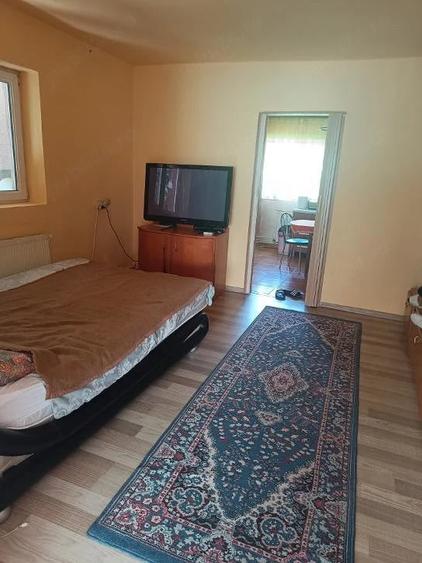 Casă cu 4 camere cu Teren 4925 Mp în Central
