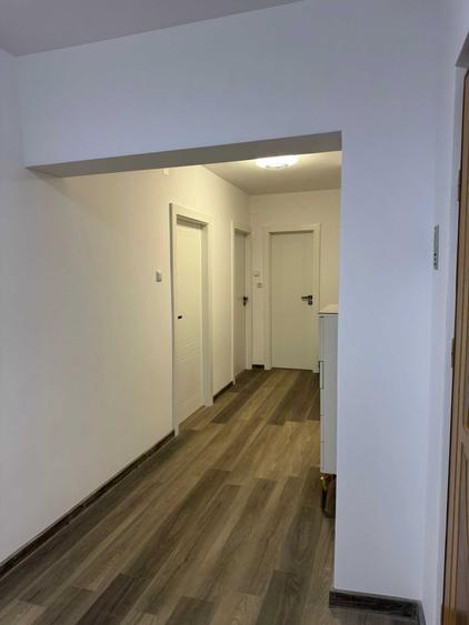 Apartament cu 3 camere decomandat în Calea Romanului