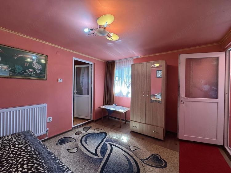 Casă cu 4 camere cu Teren 1153 Mp în Central