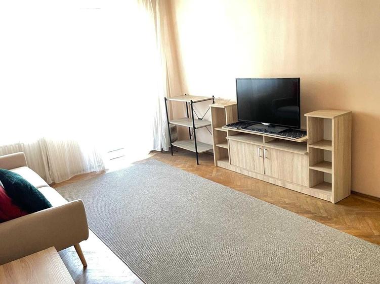 Apartament cu 3 camere decomandat în Ultracentral
