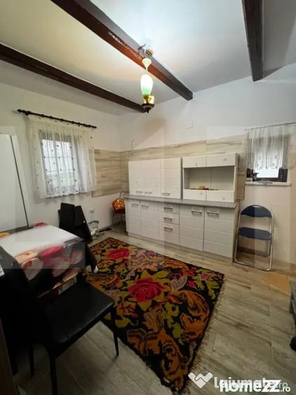 Casă cu 2 camere cu Teren 2930 Mp în Central