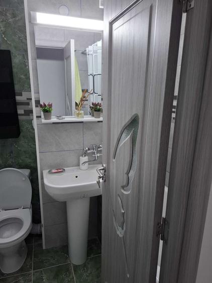 Apartament cu 3 camere semidecomandat în Tomis Nord
