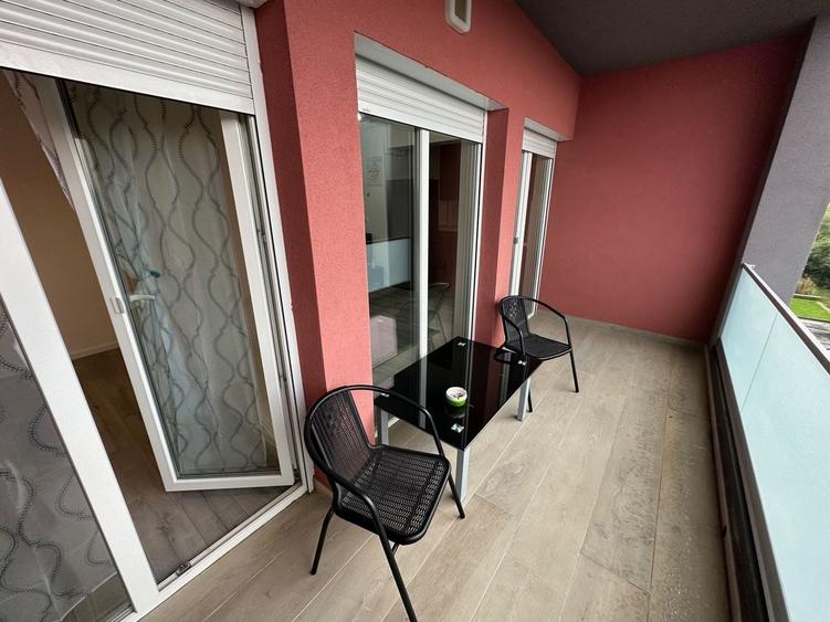 Apartament cu 3 camere decomandat în Aradului