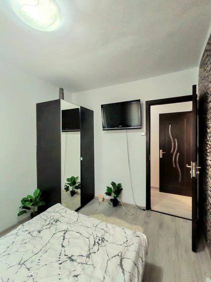 Apartament cu 3 camere semidecomandat în Est