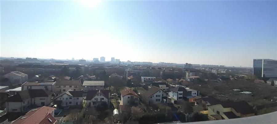 Apartament cu 3 camere nedecomandat în Aradului