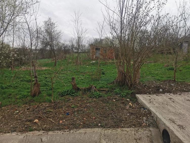 Teren de 1820 mp, în Ghirbom