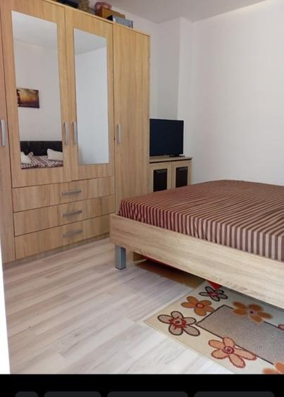 Casă individuală cu 7 camere cu Canalizare în Faleza Nord