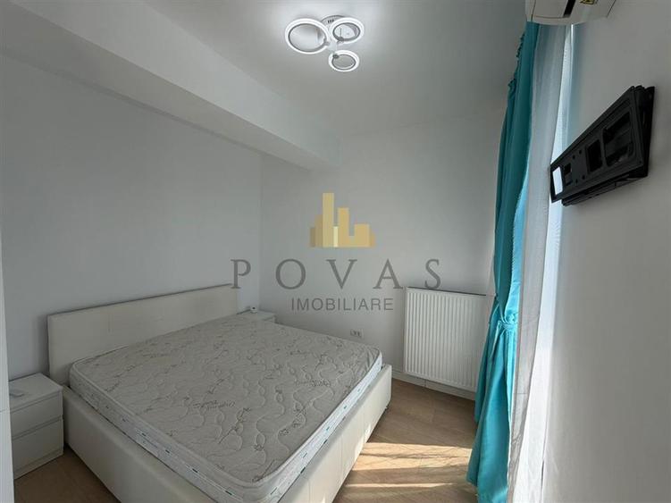 Apartament cu 3 camere semidecomandat, mobilat în Pipera