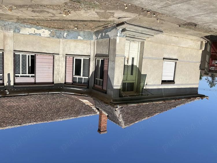 Casă cu 6 camere cu Teren 1440 Mp în Central