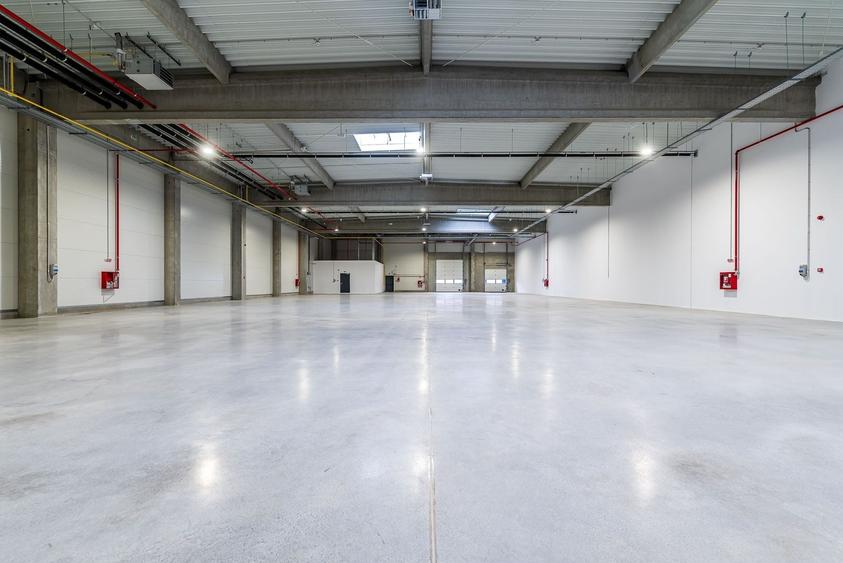 Spațiu industrial, de 1,202 mp, în Nord
