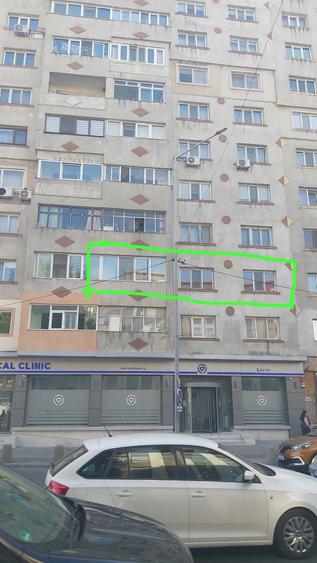 Apartament cu 3 camere decomandat în Central