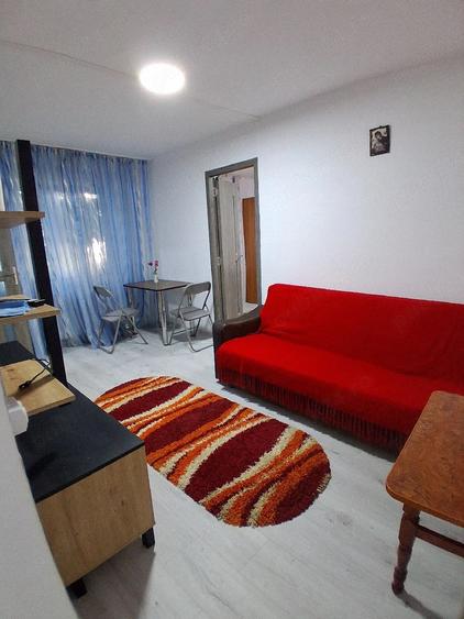 Apartament cu 2 camere semidecomandat în Micro 14