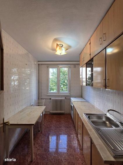 Apartament cu 3 camere în Obor