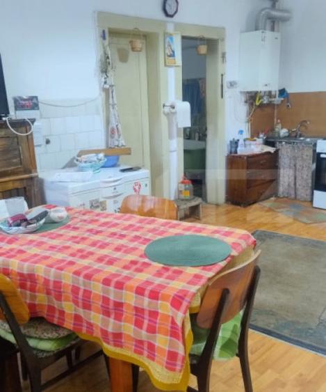 Casă cu 4 camere cu Teren 7729 Mp în Central
