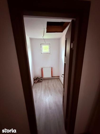Casă cu 5 camere cu Teren 1000 Mp în Ceuaș