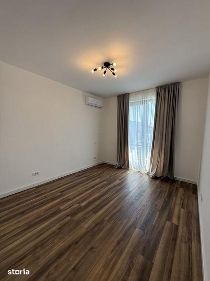 Casă cu 4 camere cu Teren 100 Mp în Central