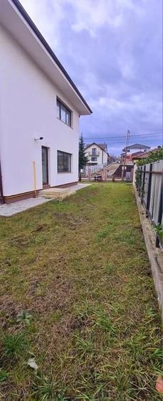 Casă individuală cu 5 camere cu Canalizare în Dezmir