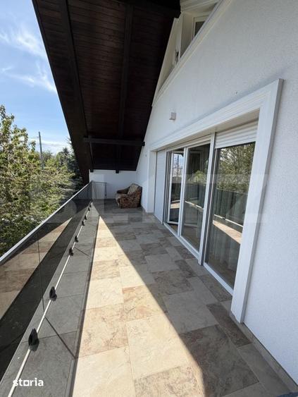 Casă cu 5 camere cu Teren 1000 Mp în Șcheia