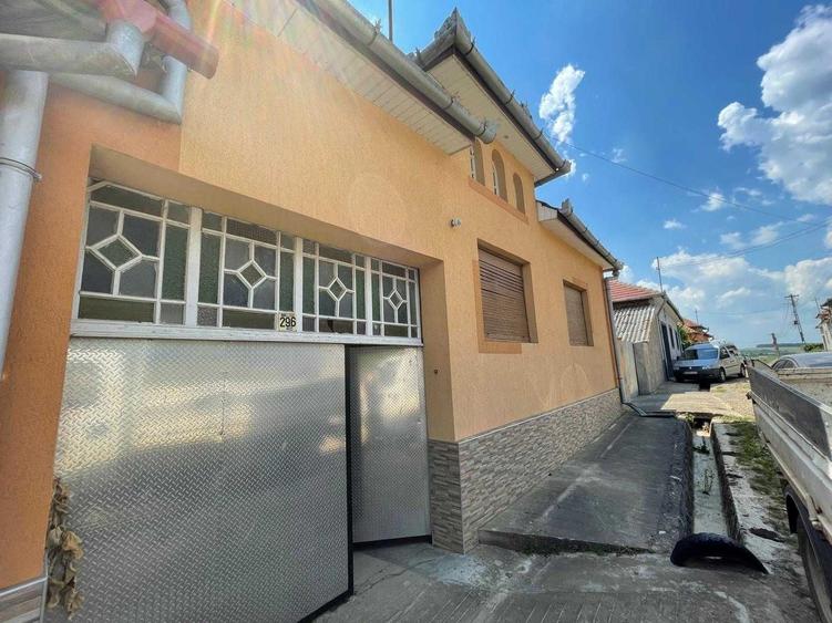 Casă cu 4 camere în Forău