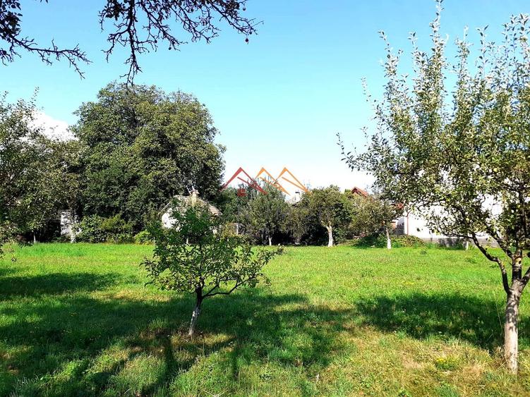 Casă individuală cu 2 camere cu Canalizare în Ultracentral
