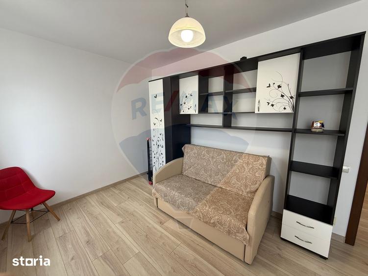 Apartament cu 3 camere decomandat, mobilat în Florești