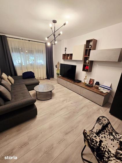 Apartament cu 2 camere decomandat în 1 Mai