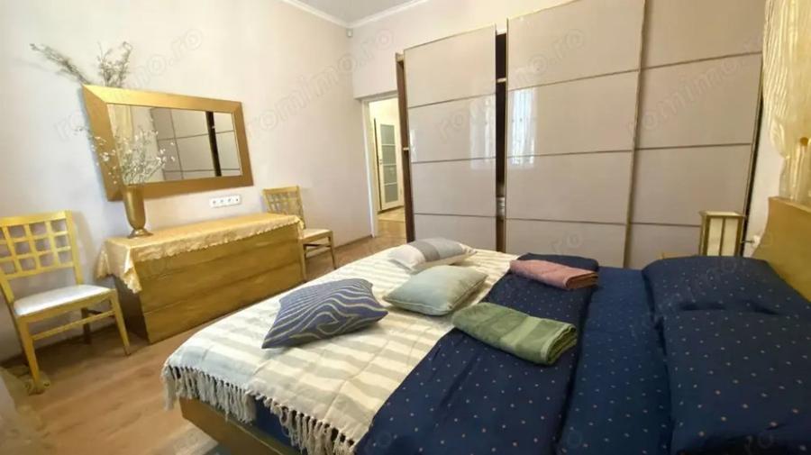 Apartament cu 2 camere decomandat în Moșilor