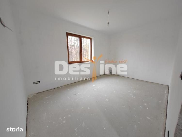 Casă cu 4 camere cu Teren 1000 Mp în Bârnova