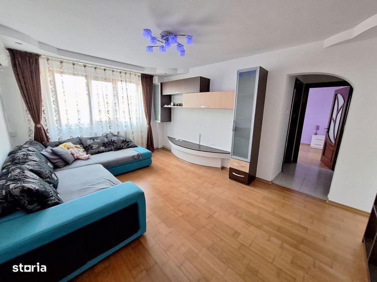 Apartament 3 camere renovat,mobilat,etaj 3,Zona Cora - 8